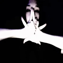 812