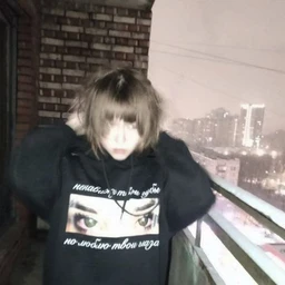 v golove