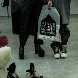 kiss heels