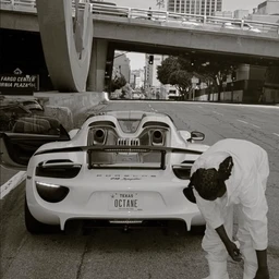918